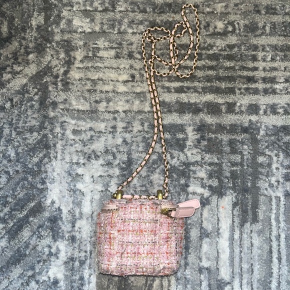 Chic Pink Tweed Crossbody Bag - Picture 2 of 3